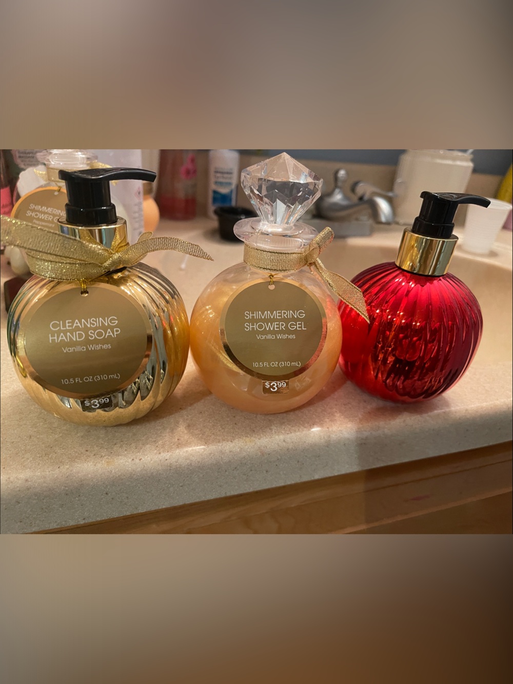 Vanilla Wishes Shimmering Shower Gel & Cleansing Hand Soap 3pc.2/Gold 1/Red